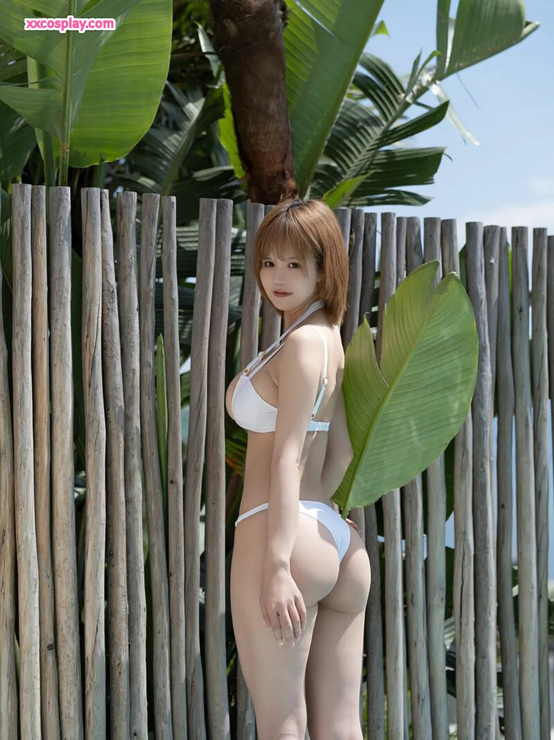 Chiyo Ogura's Poolside White Swimsuit Gravure